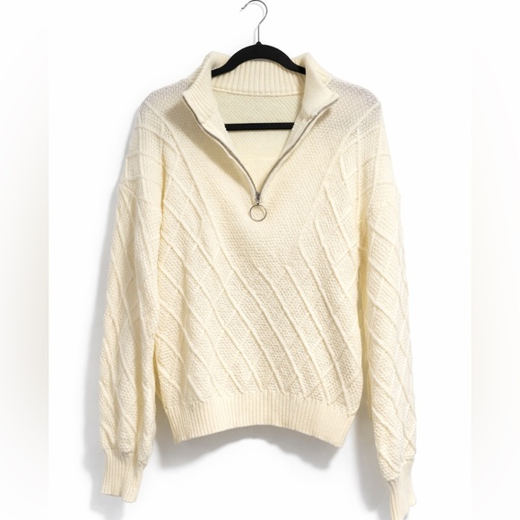 Sweaters - ✨ Cream Cable Knit Women's Sweater ✨